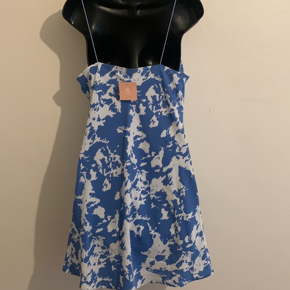 MISS LOLA Blue & white patterned dress - Picture 5 of 8